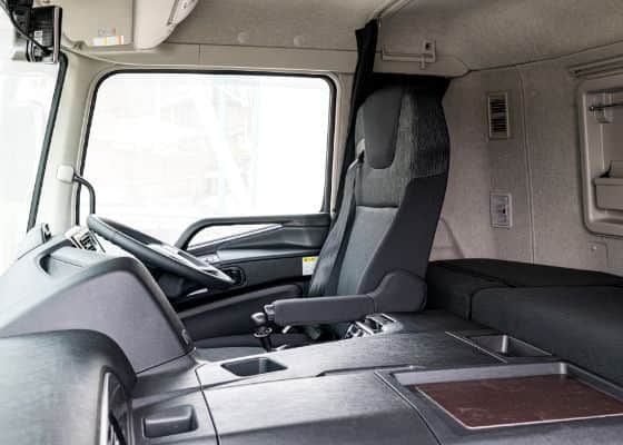 助手席のない運転スペース